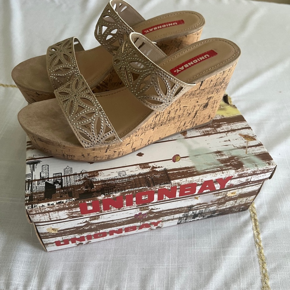 Wedge sandals